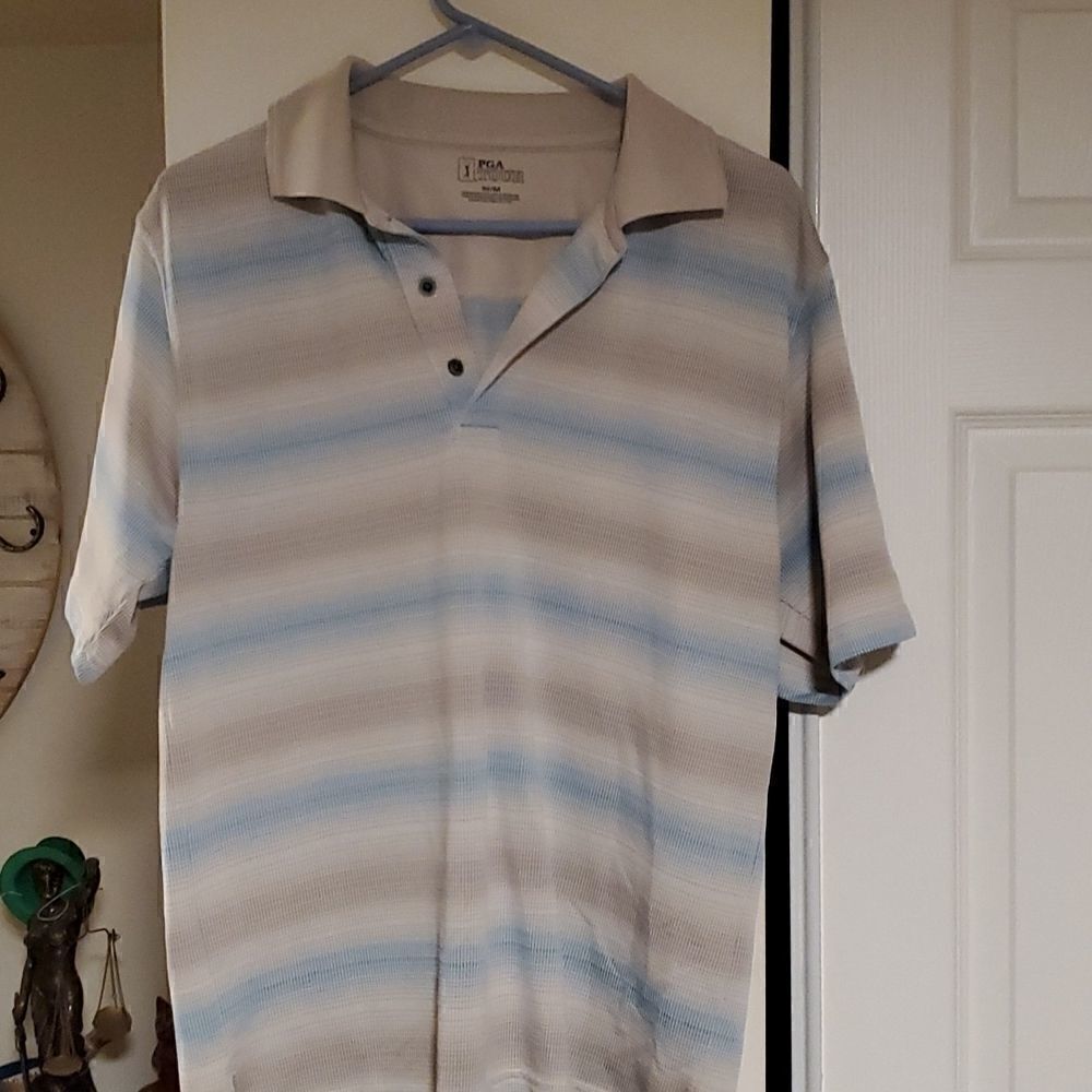Men's three button polo golf shirt